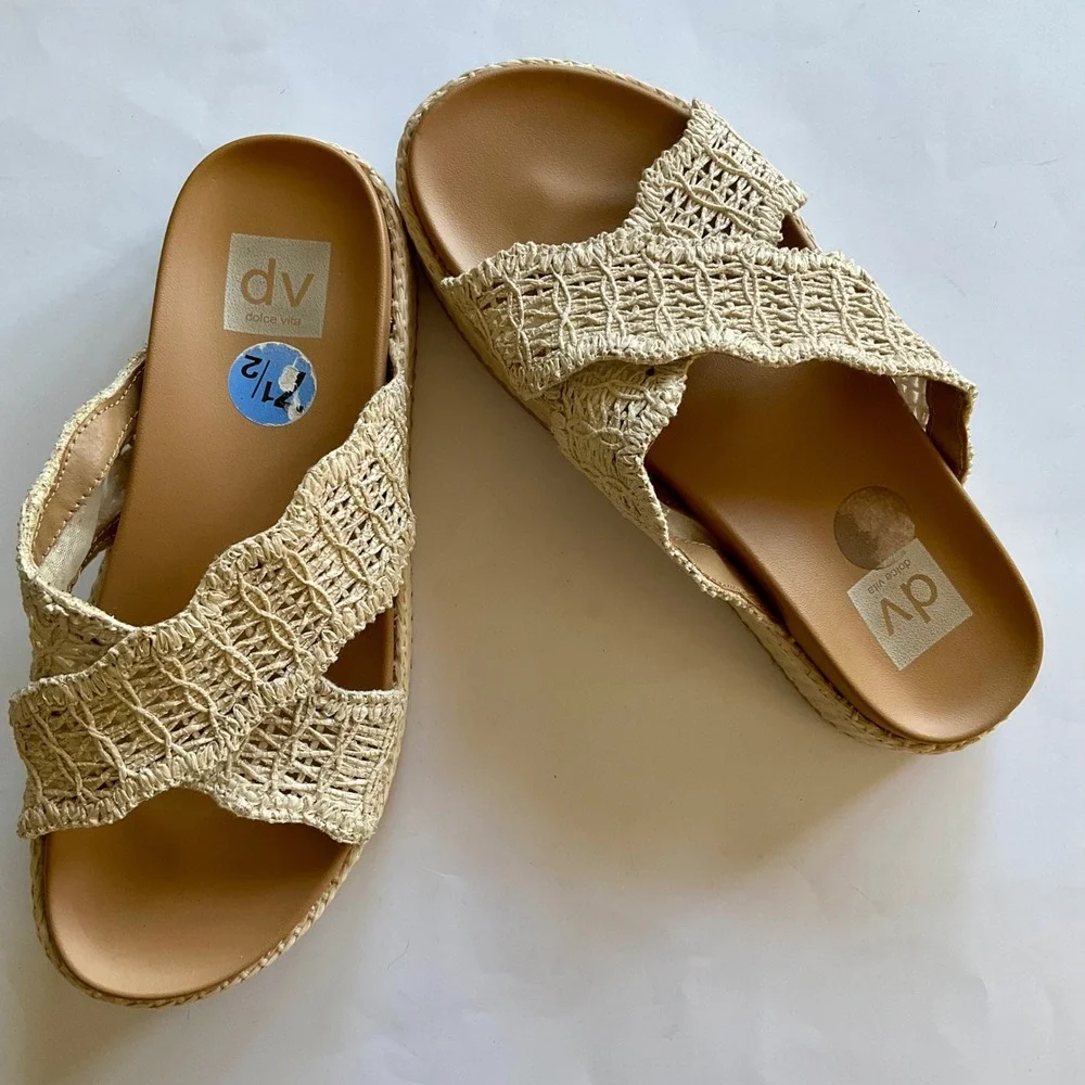 DV Dolce Vita Sugar 7.5 Crochet Woven Platform Sandals Tan Crisscross Slide Boho